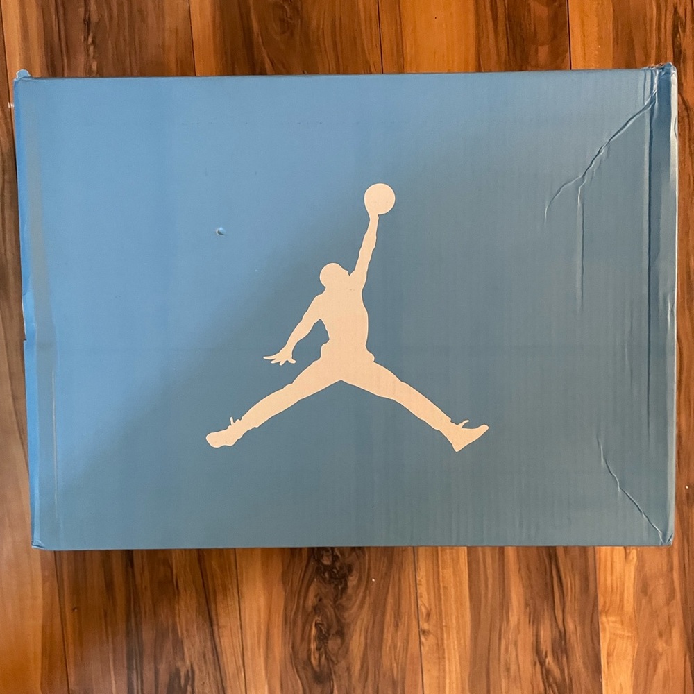 Air Jordan 6’s “UNC” - Picture 2 of 3
